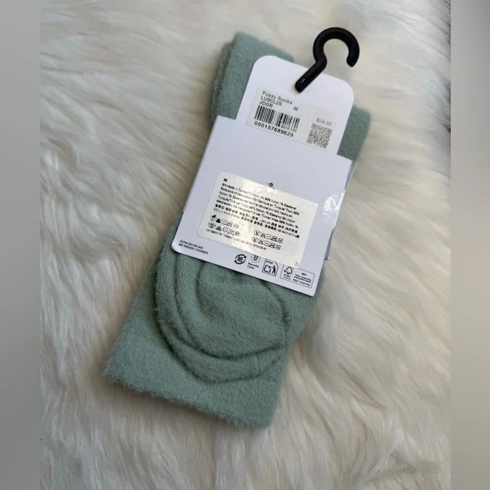 Lululemon Daily Essential Fuzzy Socks Size M JDGR New